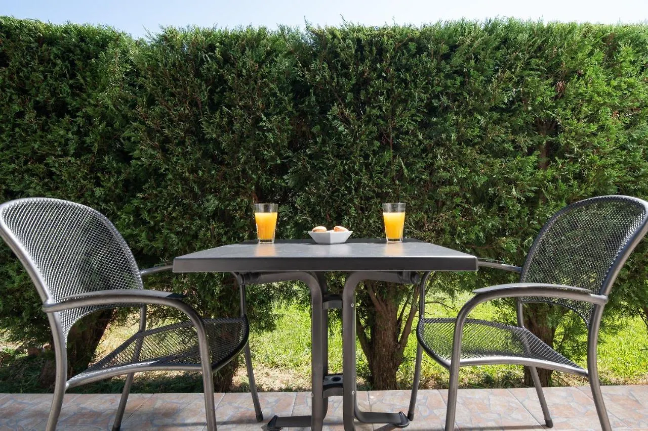 Niriides Hotel Porto Koufo